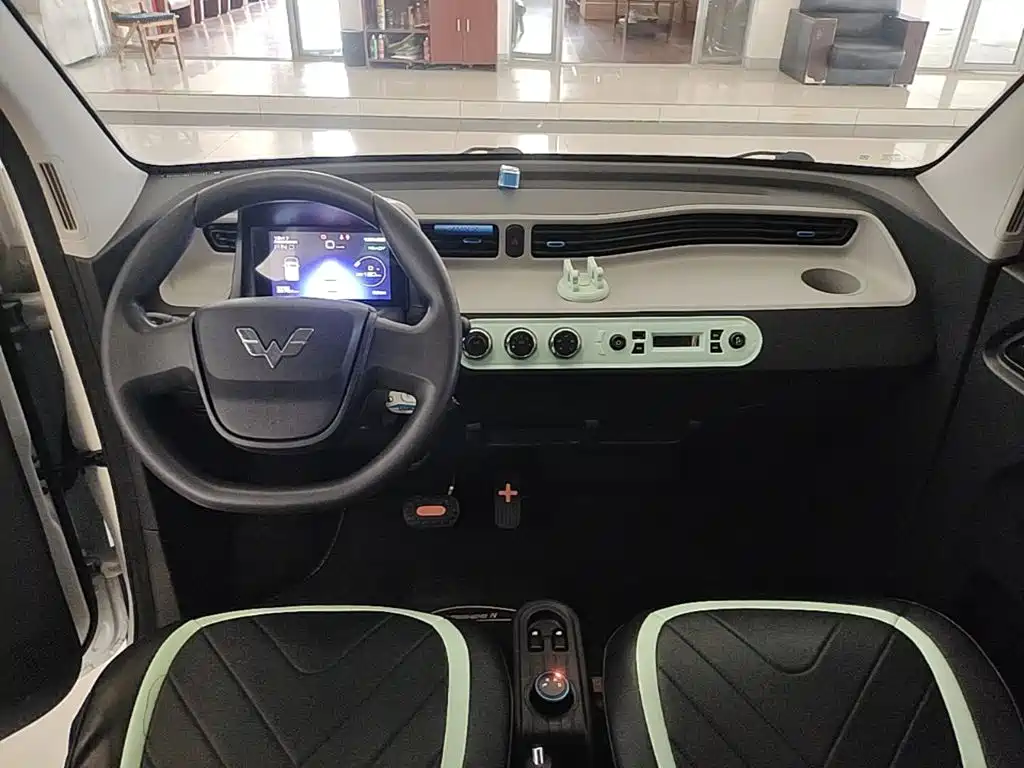 Wuling MINIEV — миниатюра 10