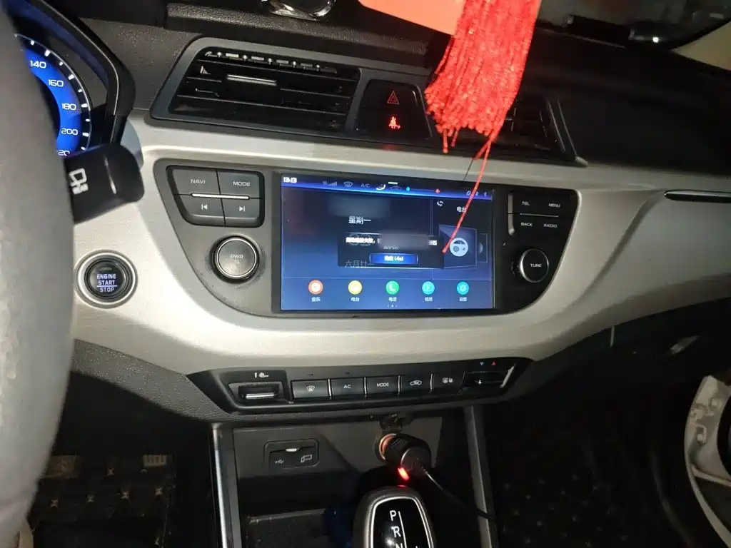 Geely Vision X3 — миниатюра 6