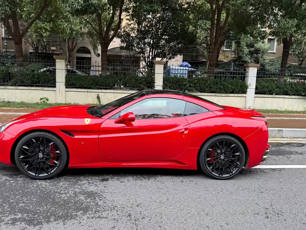 Ferrari California T 2009 4.3L