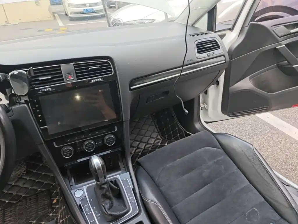 Volkswagen Golf — миниатюра 13