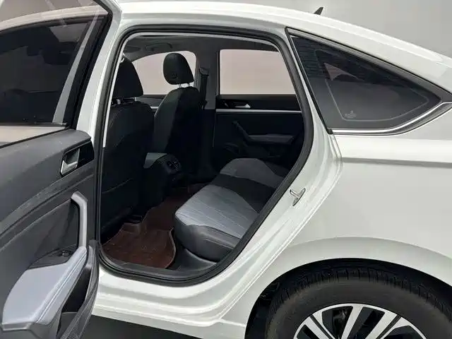 Volkswagen Lavida — миниатюра 8