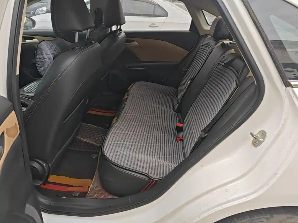 Chevrolet Monza — миниатюра 17