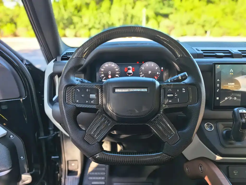 Land Rover Defender — миниатюра 21