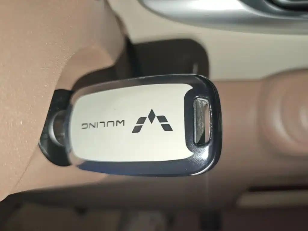 Wuling MINIEV — миниатюра 9