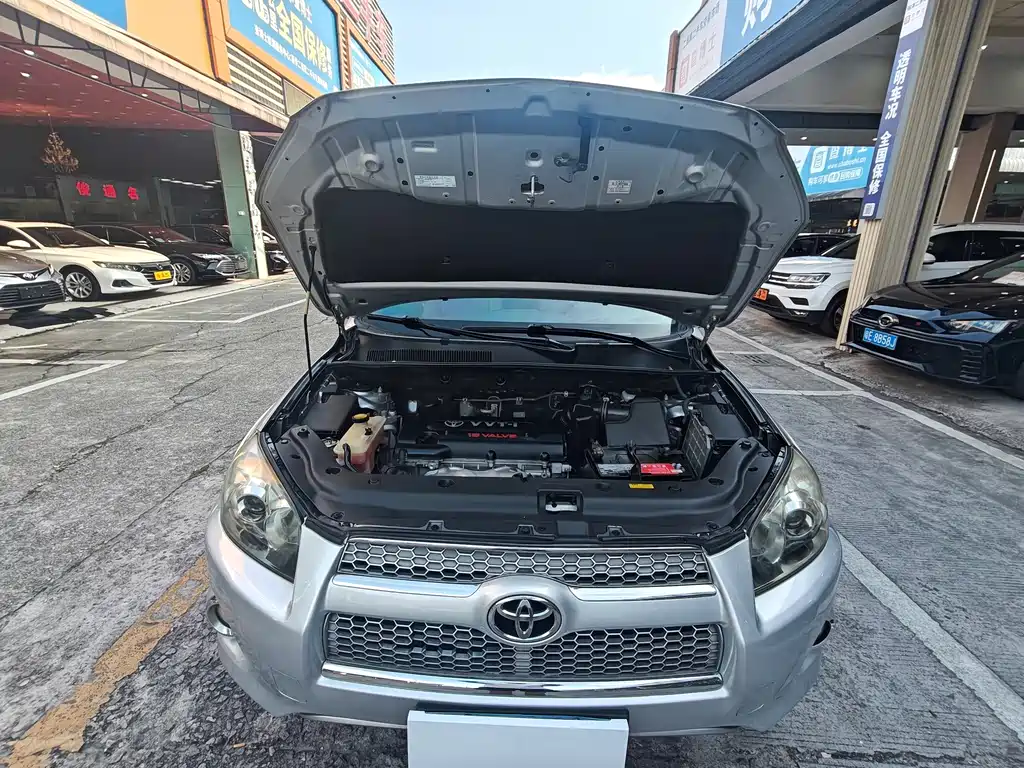 Toyota RAV4 — миниатюра 14