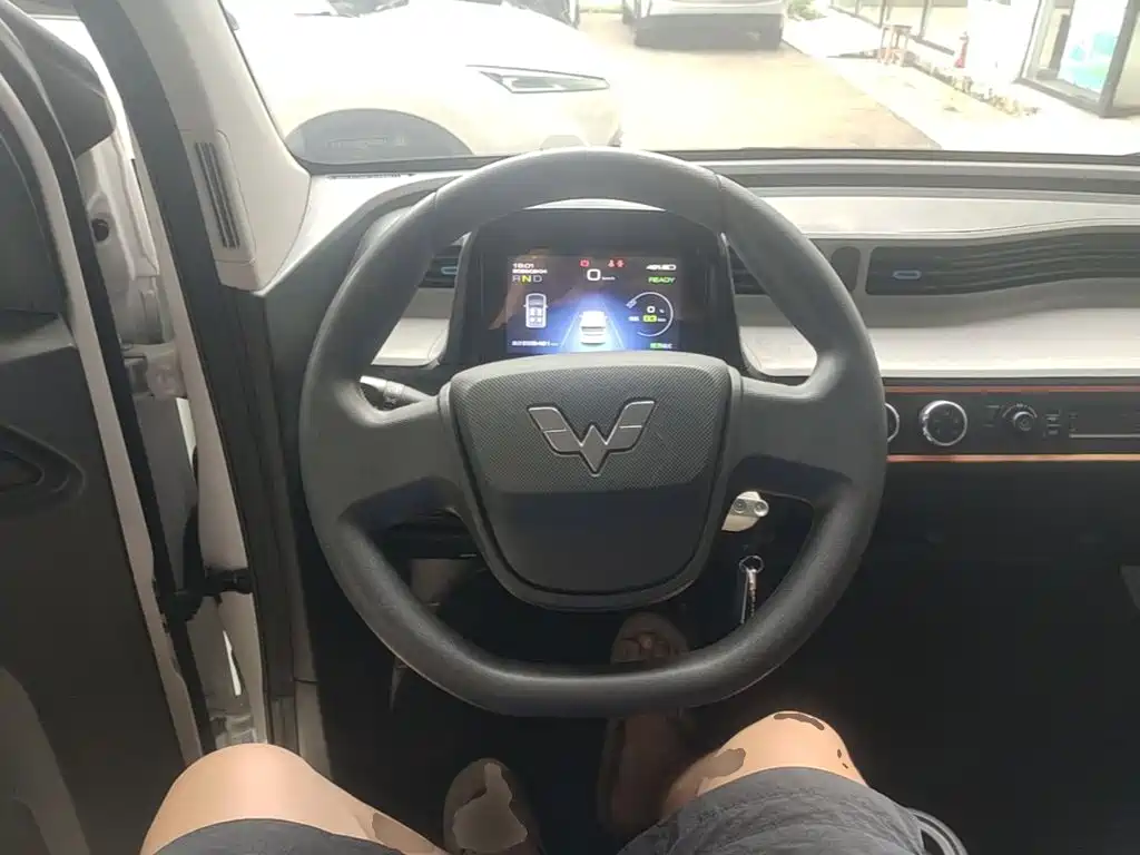 Wuling MINIEV — миниатюра 11
