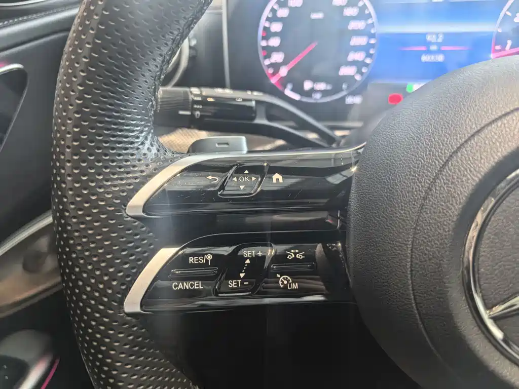 Mercedes-Benz C-Class — миниатюра 11