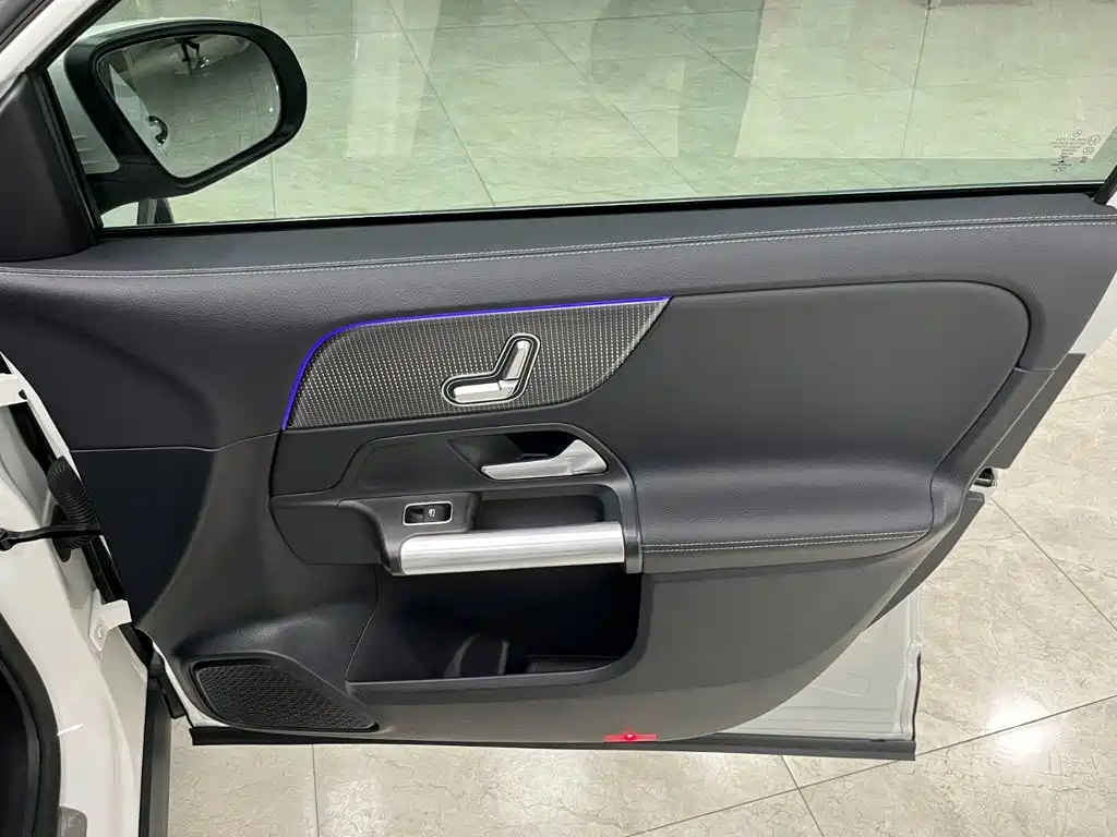 Mercedes-Benz GLA — миниатюра 18