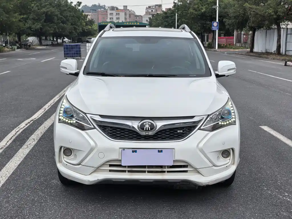 BYD Song — миниатюра 2