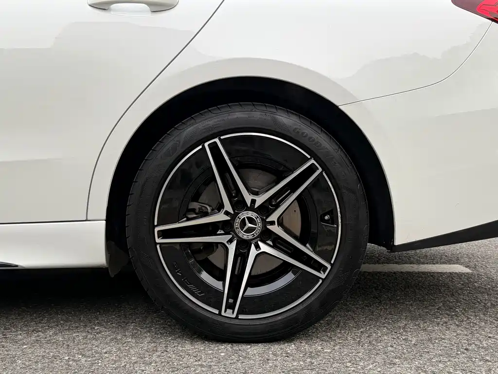Mercedes-Benz C-Class — миниатюра 15