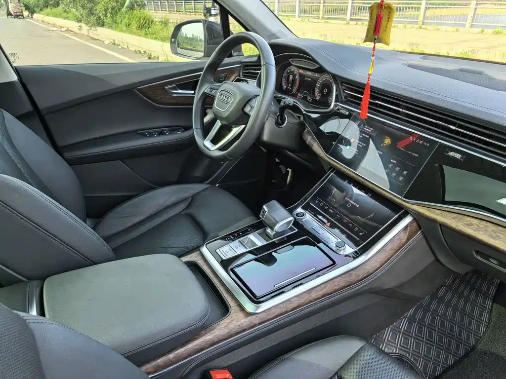 Audi Q7 — миниатюра 10