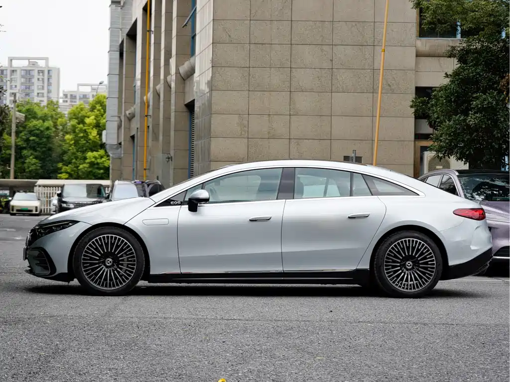 Mercedes-Benz EQS — миниатюра 3