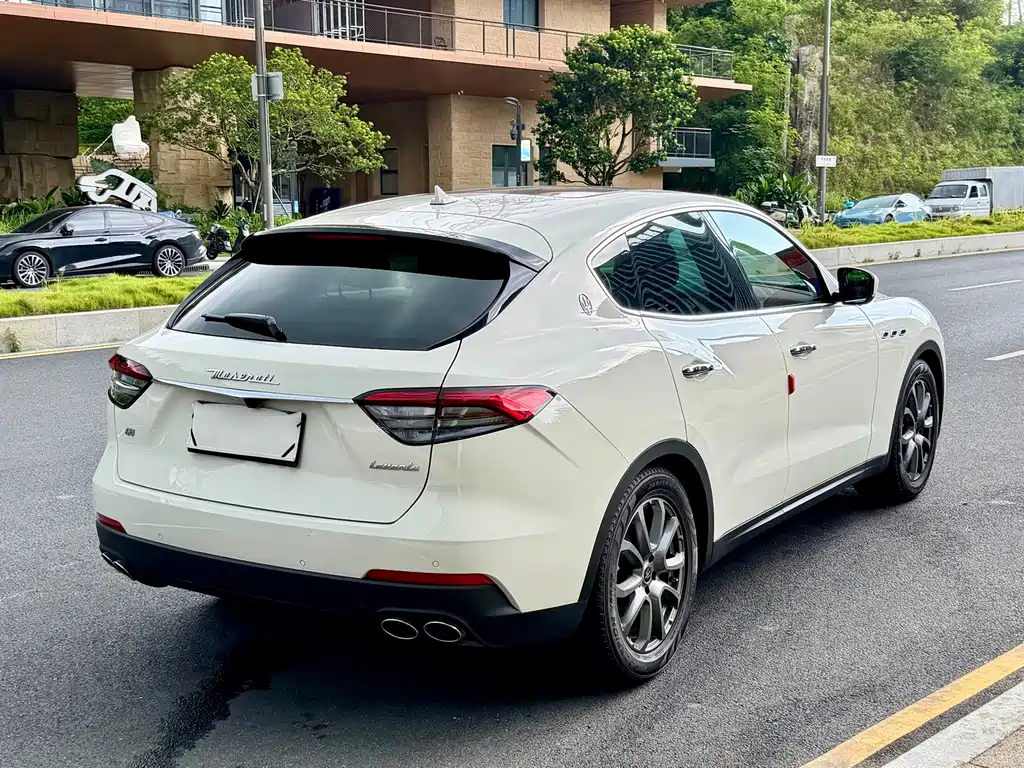 Maserati Levante — миниатюра 7