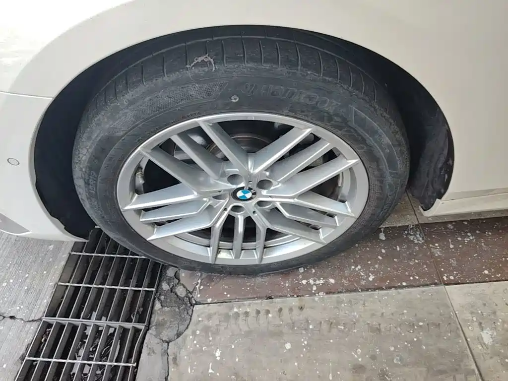 BMW 5 Series — миниатюра 23