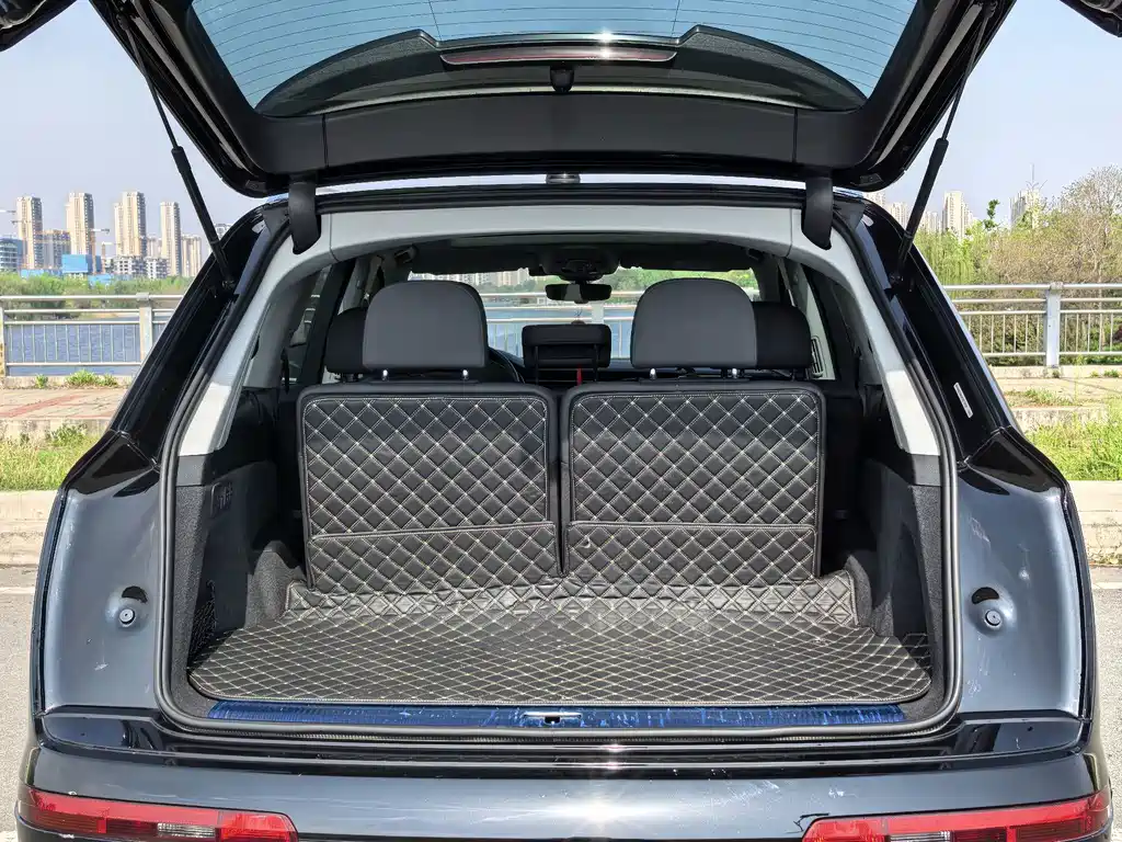 Audi Q7 — миниатюра 16