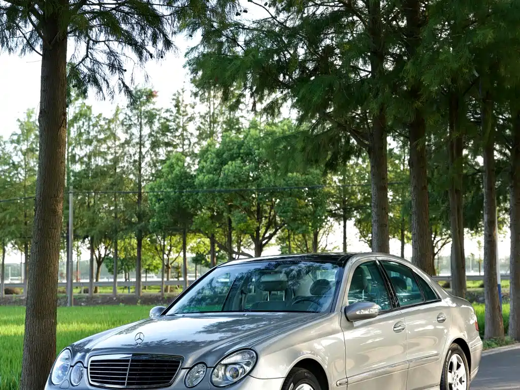 Mercedes-Benz E-Class — миниатюра 3