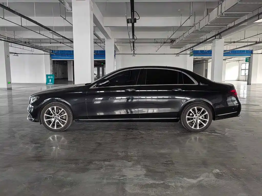 Mercedes-Benz E-Class — миниатюра 3