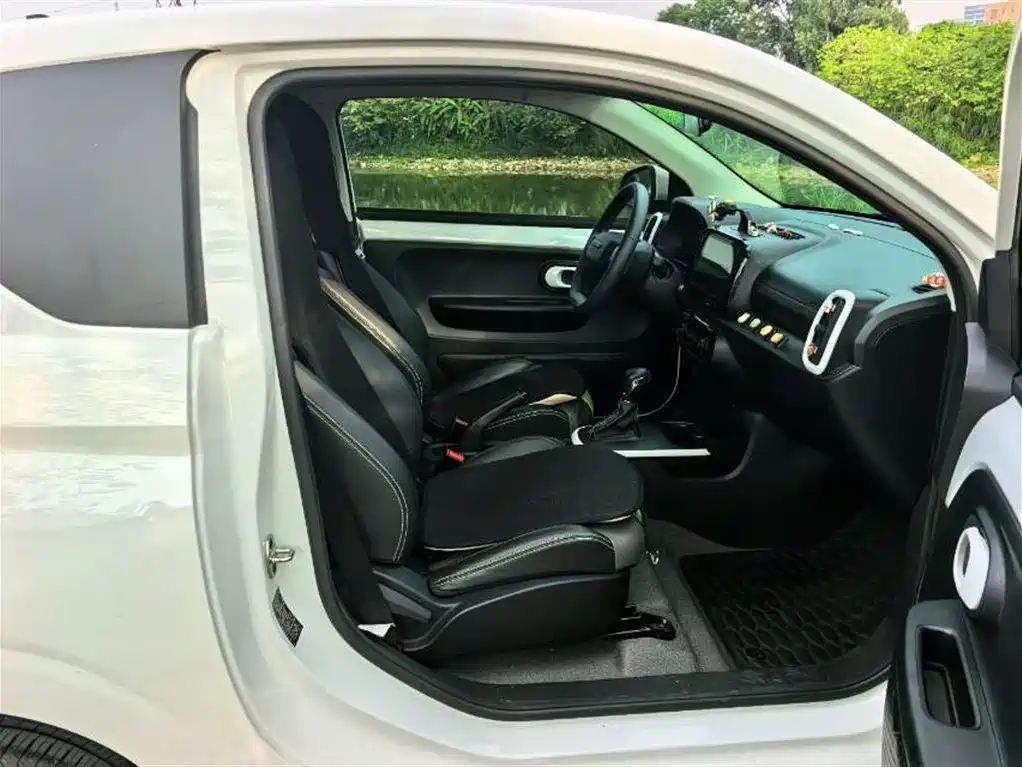 Roewe Clever 2021 302km