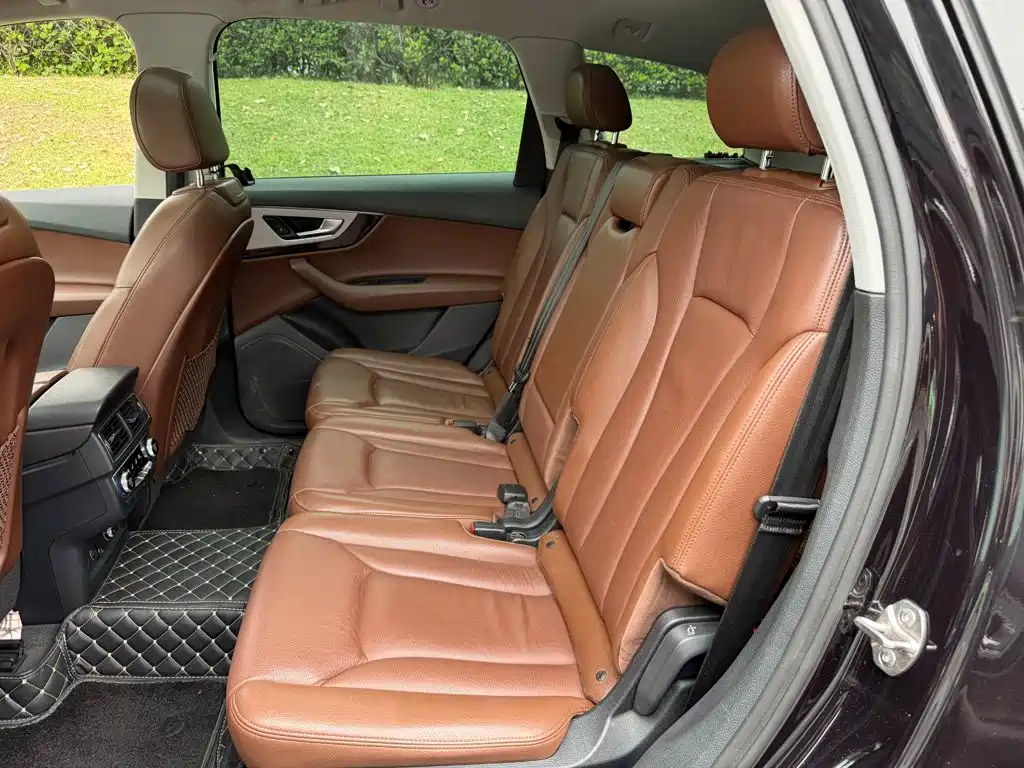 Audi Q7 — миниатюра 12
