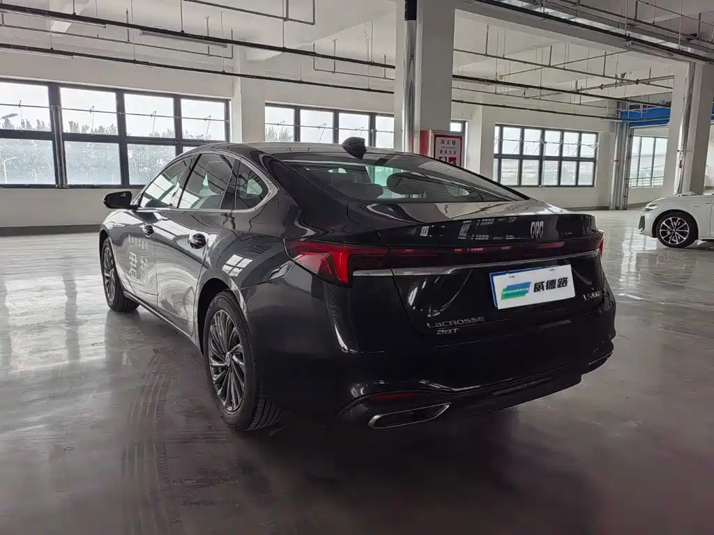 Buick LaCrosse — миниатюра 3