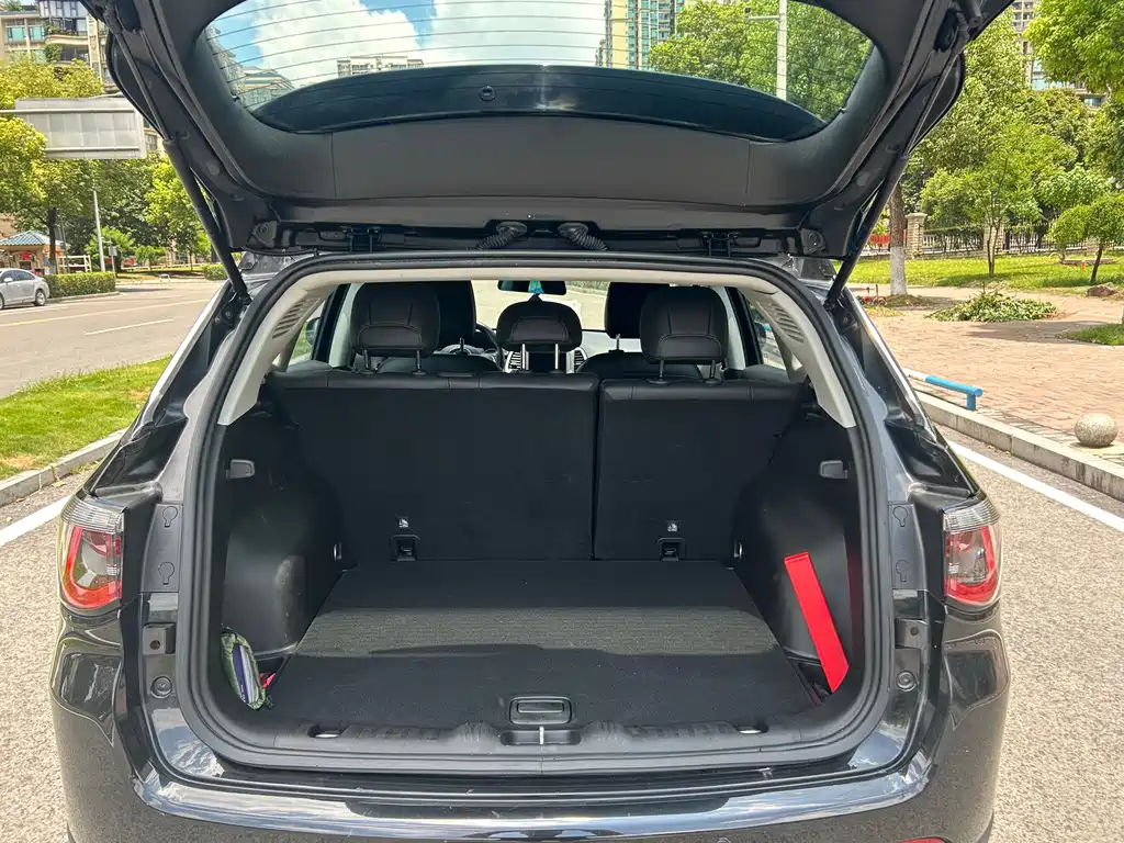 Jeep Compass — миниатюра 6