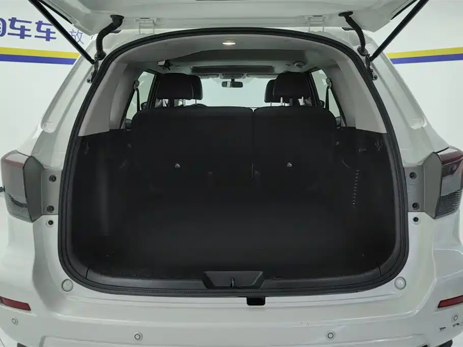 Nissan Terra 2020 2.5L XL Upper AT Luxury
