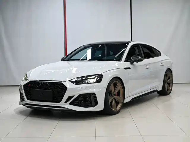 AUDI RS 5