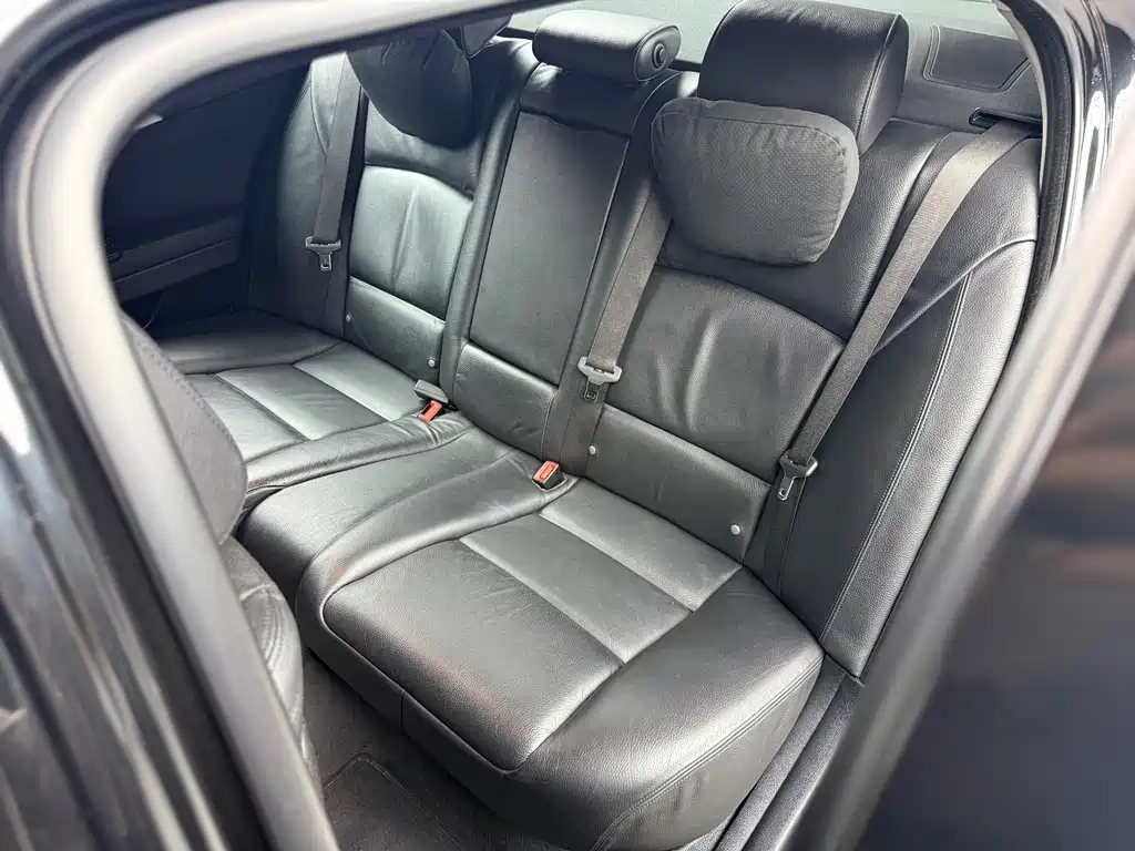 BMW 5 Series — миниатюра 12