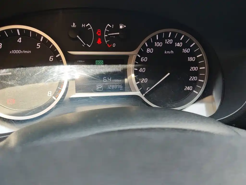 Nissan Bluebird — миниатюра 13