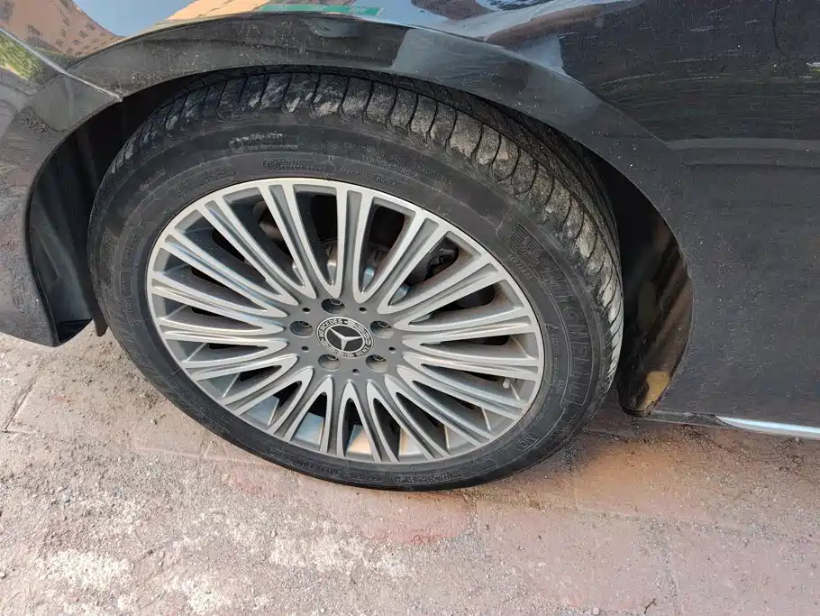 Mercedes-Benz E-Class — миниатюра 6