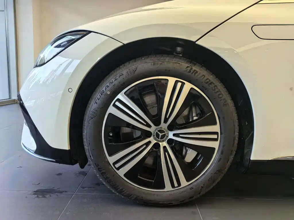 Mercedes-Benz EQE — миниатюра 18