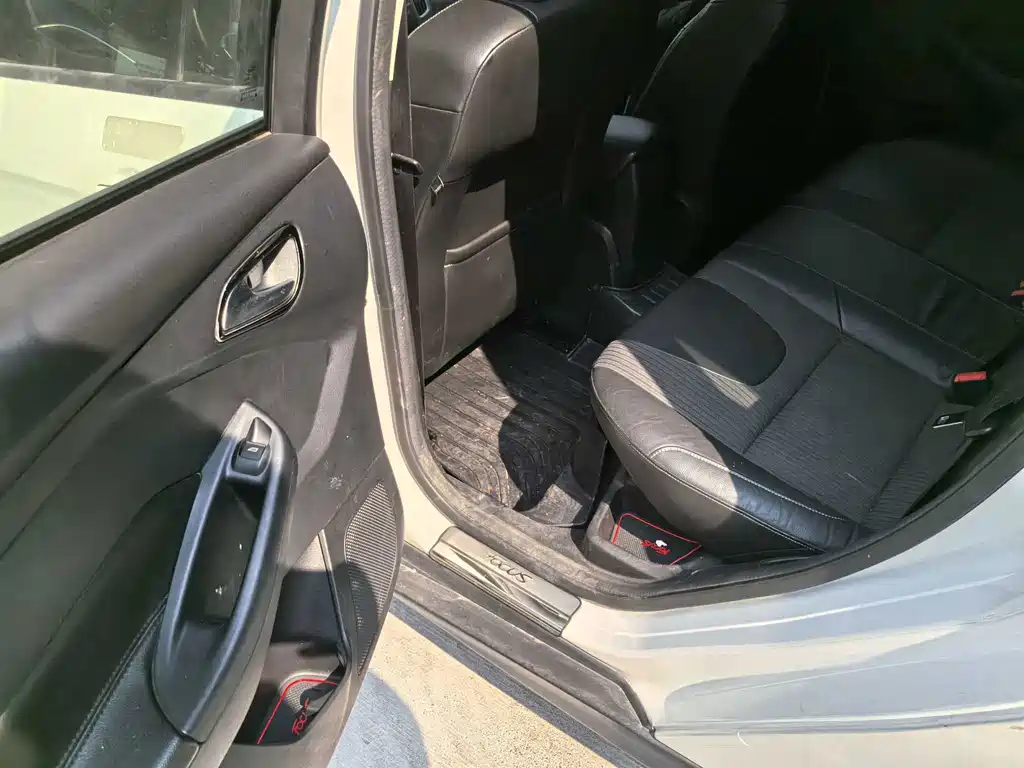 Ford Focus — миниатюра 10