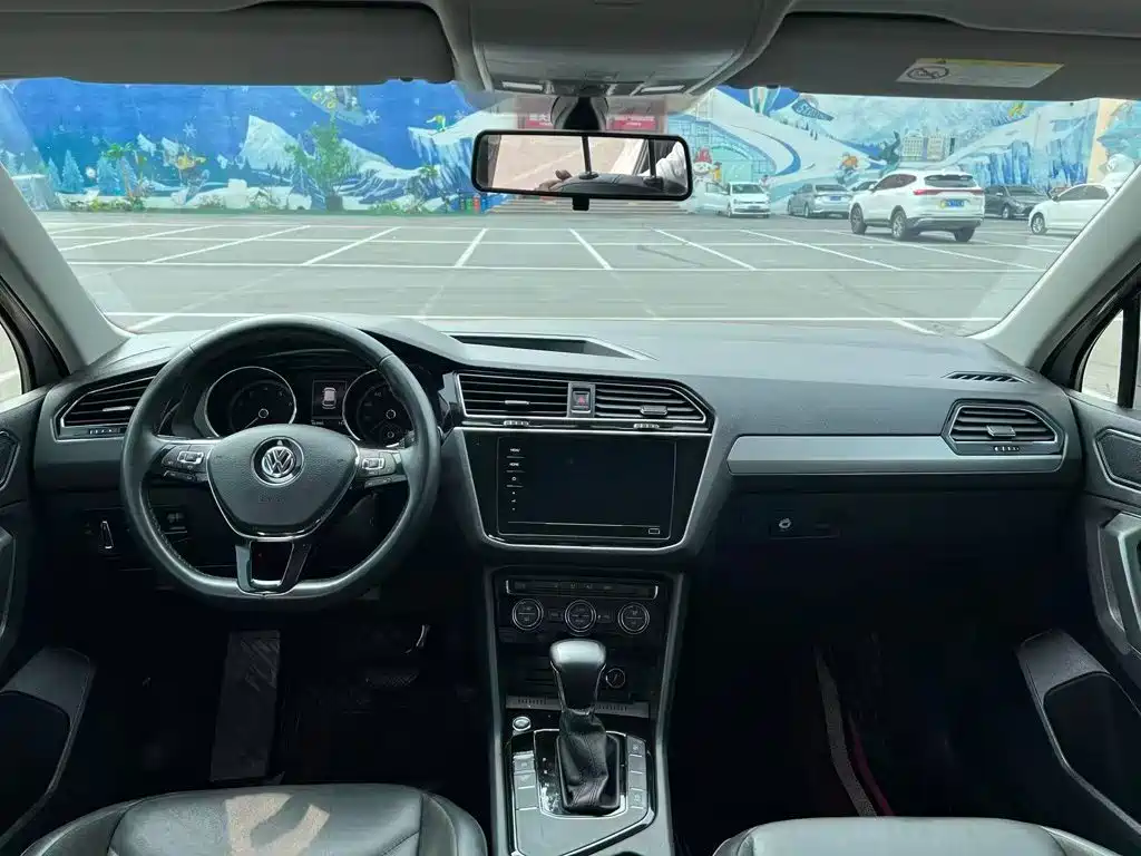 Volkswagen Tiguan L — миниатюра 11