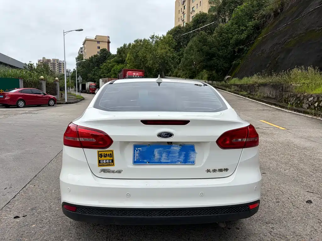 Ford Focus 2017 1.6L MT