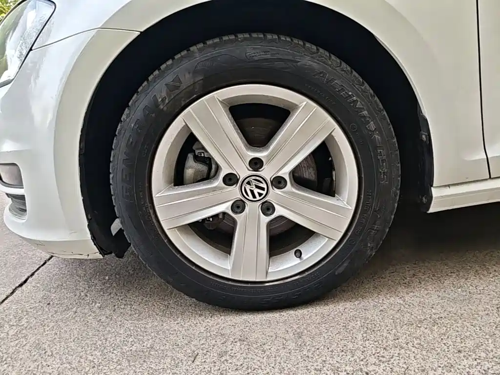 Volkswagen Golf — миниатюра 23