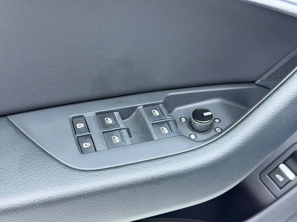 Audi A6L — миниатюра 5