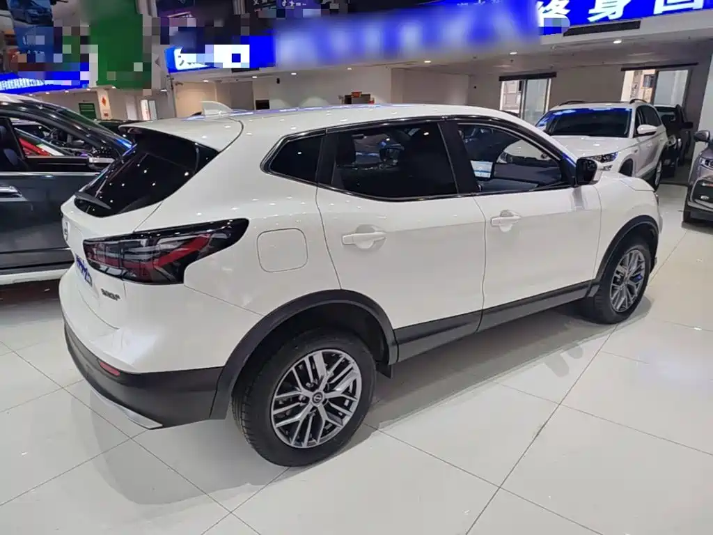 Nissan Qashqai — миниатюра 7