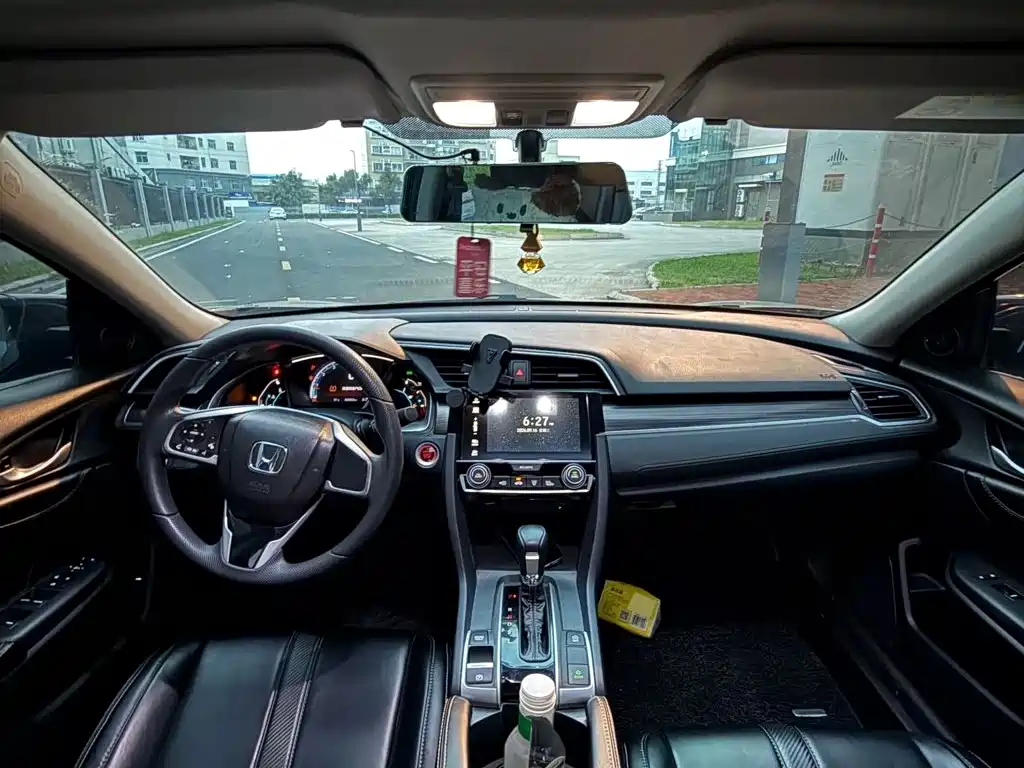 Honda Civic — миниатюра 8