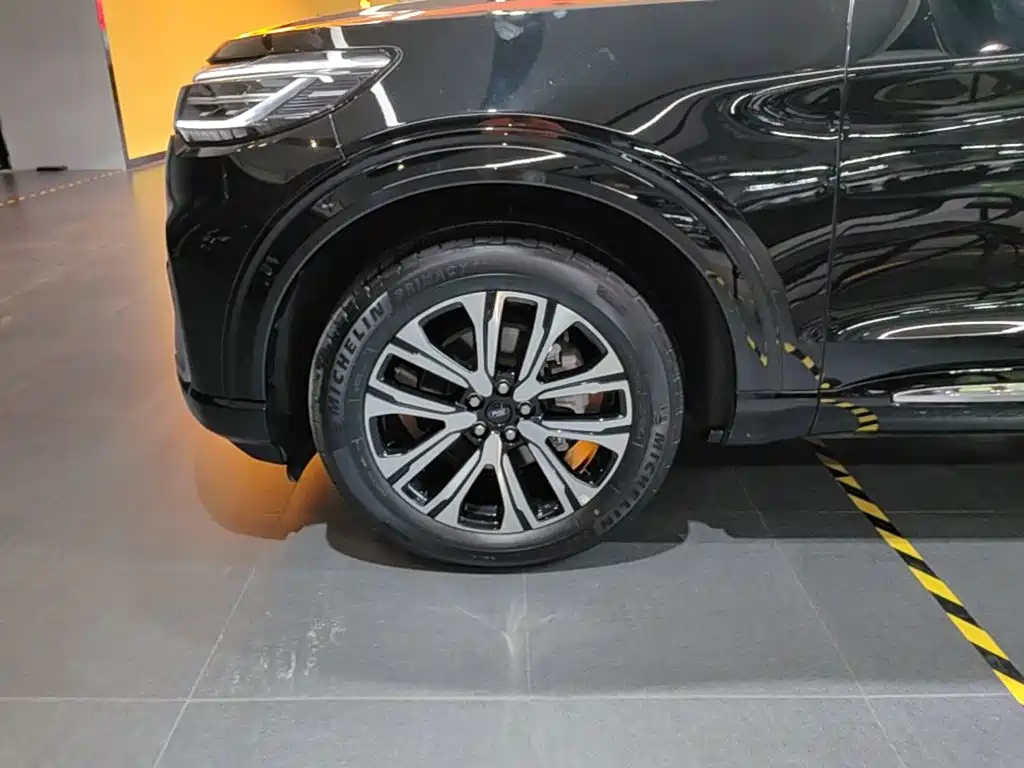 Ford Explorer — миниатюра 23