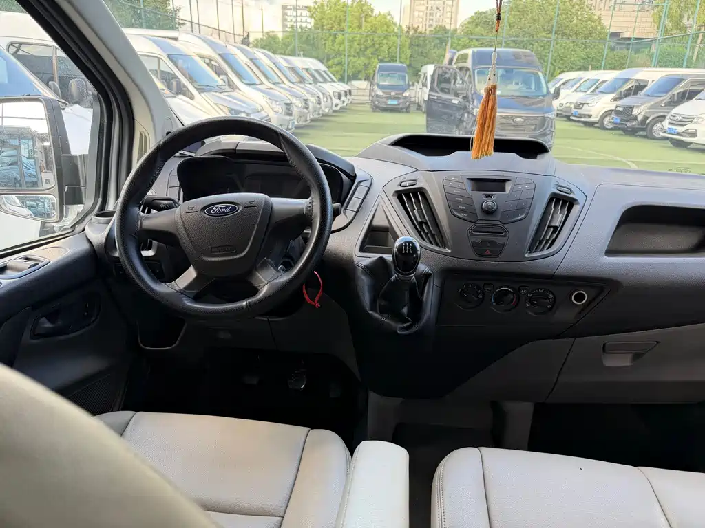 Ford Transit — миниатюра 4