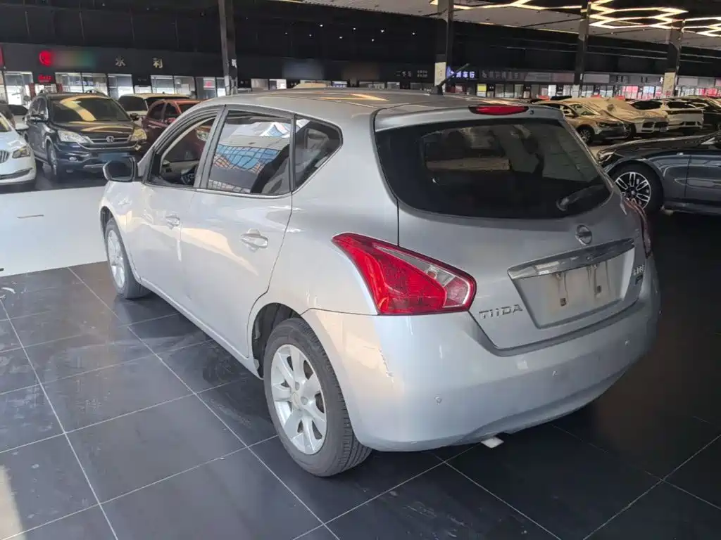 Nissan Tiida — миниатюра 5