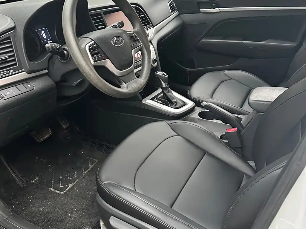 Hyundai Elantra — миниатюра 4