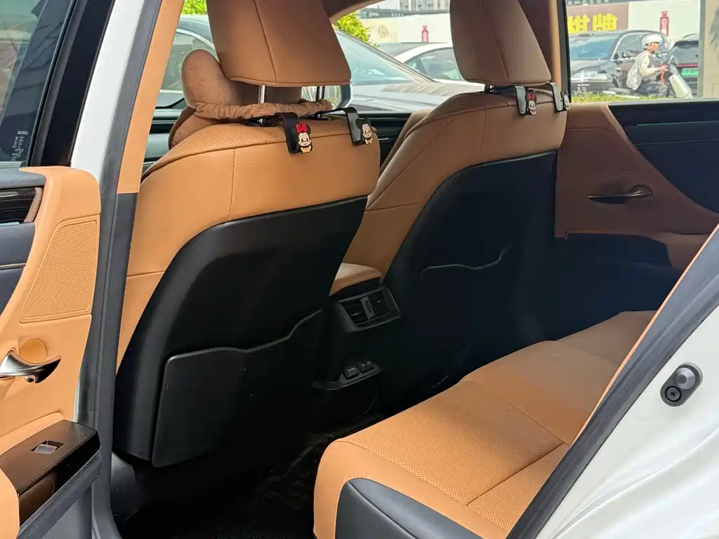 Lexus ES — миниатюра 9