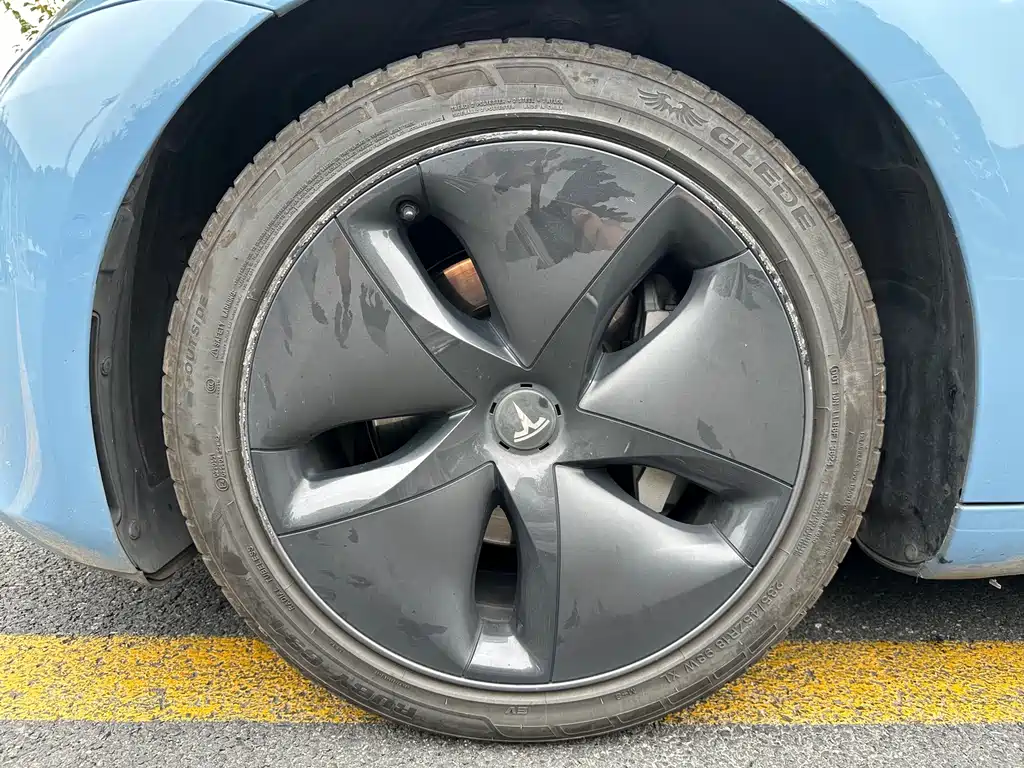 Tesla Model 3 — миниатюра 29