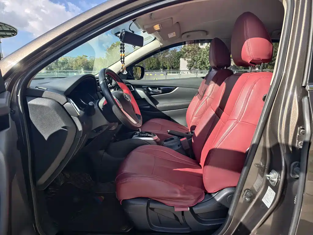 Nissan Qashqai — миниатюра 8