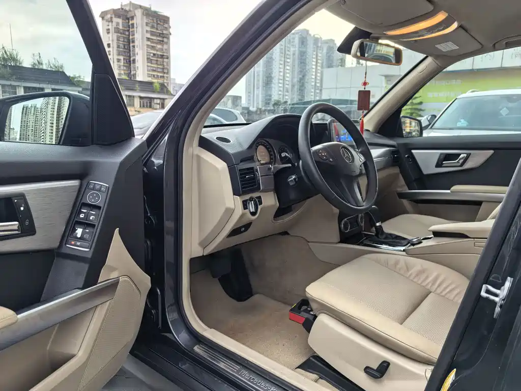 Mercedes-Benz GLK-Class (Import) — миниатюра 8