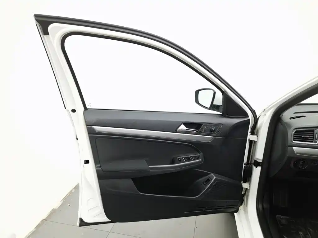 Volkswagen Lavida — миниатюра 8