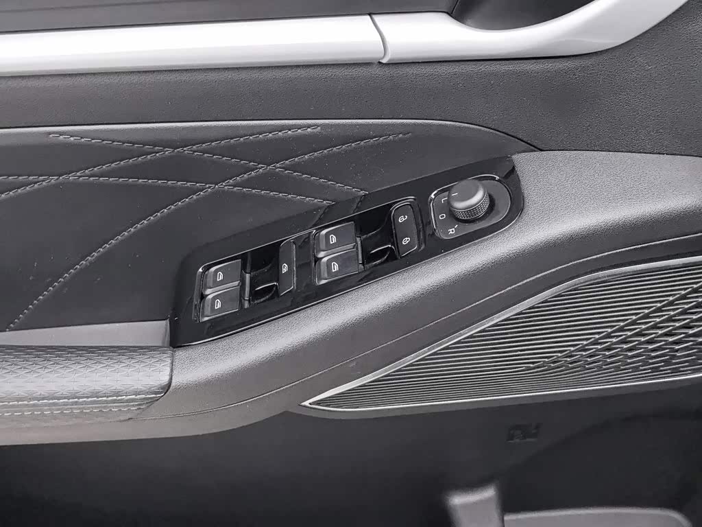 Geely Emgrand 1.5 л 2024 г. Белый, пробег 31100 км