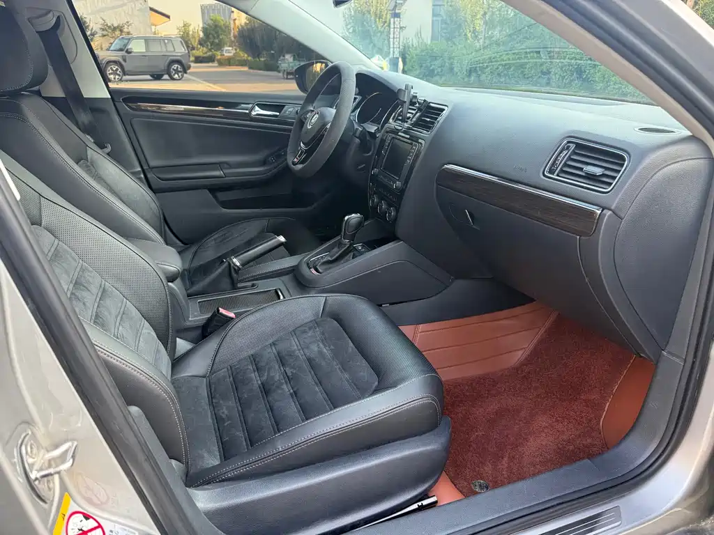 Volkswagen Sagitar — миниатюра 12