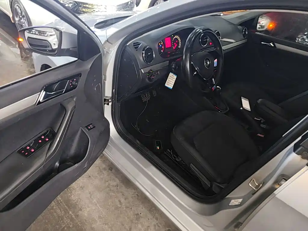 Volkswagen Jetta — миниатюра 16